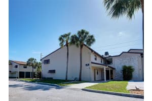 7237 Cloister Dr ## 207, SARASOTA