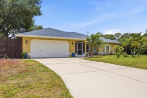 945 Macon Rd, VENICE