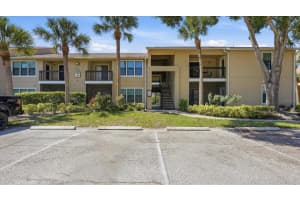 4033 Crockers Lake Blvd #28, SARASOTA