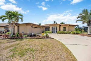 816 S Gondola Dr, VENICE