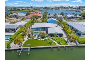 528 Key Royale Dr, HOLMES BEACH 528 Key Royale Dr, HOLMES BEACH