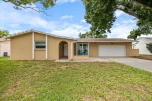 818 Plum Tree Ln, SARASOTA
