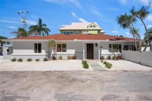 118 9th St N, BRADENTON BEACH