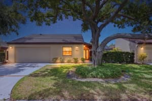 3694 Glen Oaks Manor Dr, SARASOTA