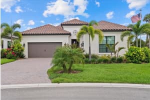 556 Bocelli Dr, NOKOMIS