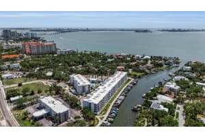 1703 N Tamiami Trl #211, SARASOTA