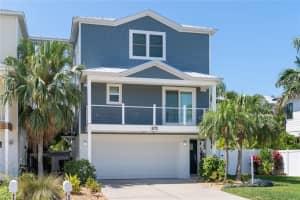 117 51st St, HOLMES BEACH
