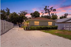 1858 Marbeth St, SARASOTA