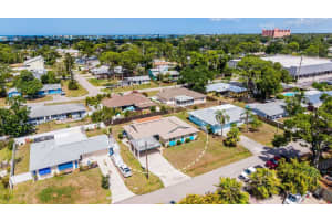 8824 Phyliss Ave, SARASOTA