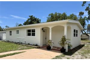 224 W Cornelius Cir, SARASOTA