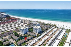 1128 W Peppertree Ln #111, SARASOTA