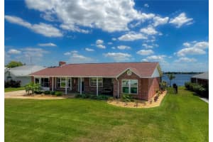 217 W Lake Damon Dr, AVON PARK
