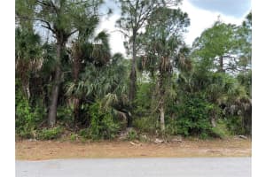 Vogler Ln, NORTH PORT