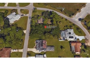 581 Spruce St Nw, PORT CHARLOTTE