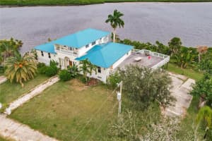 9400 Myakka Dr, VENICE