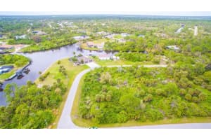 1310 Braklet Ter, PORT CHARLOTTE