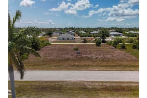 8576 Wiltshire Dr, PORT CHARLOTTE