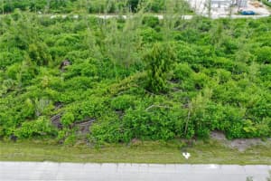16449 Liggett Cir, PORT CHARLOTTE