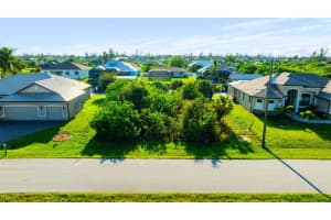 9466 Newnan Cir, PORT CHARLOTTE