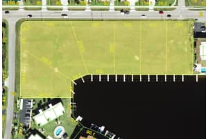 1323/1301 Aqui Esta Dr, PUNTA GORDA