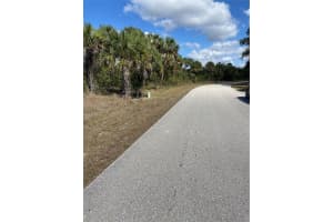 377 Pembroke Dr, PORT CHARLOTTE