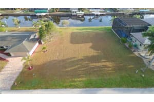 122 Graham St Sw, PORT CHARLOTTE
