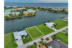 135 Colony Point Dr, PUNTA GORDA
