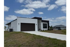101 Nw 10th Ter, CAPE CORAL