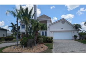 719 Sw 51st Ter, CAPE CORAL