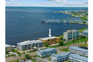 1601 Park Beach Cir #114, PUNTA GORDA