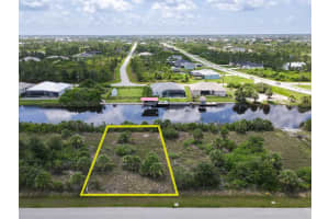 8568 Santa Cruz Dr, PORT CHARLOTTE