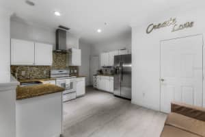 1064 Hampton Cir #54, NAPLES