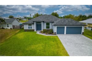 459 Ne 2nd Pl, CAPE CORAL