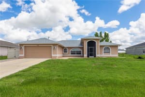 329 Ne 9th St, CAPE CORAL