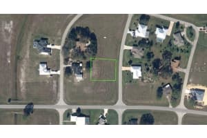 600 Ivy Dr, SEBRING