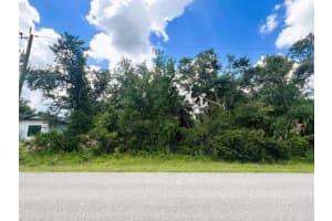 331 Canora Dr, PORT CHARLOTTE
