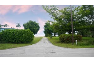 3353 E Riverside Dr, FORT MYERS