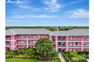 2040 Willow Hammock Cir #104, PUNTA GORDA