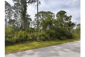 492 Biscayne Dr, PORT CHARLOTTE