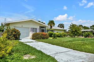 371 Peppertree Rd, VENICE