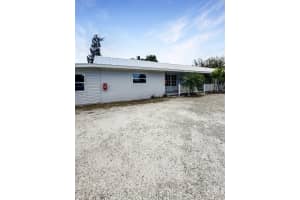 15206 Stringfellow Rd #3 & 4, BOKEELIA