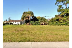 S Biscayne Dr, NORTH PORT