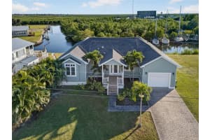 631 Tahiti Ct, PUNTA GORDA