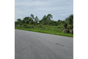 2467 Chapel Dr, PORT CHARLOTTE