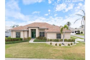 857 Macaw Cir, VENICE