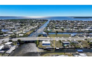 21398 Edgewater Dr, PORT CHARLOTTE