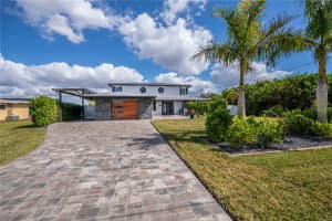 2424 Harbour Dr, PUNTA GORDA