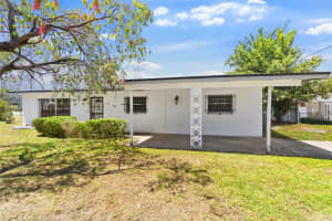 815 Papaya Dr, TAMPA