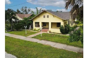 607 E Oak St, ARCADIA