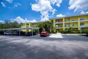 2060 Willow Hammock Cir #301, PUNTA GORDA